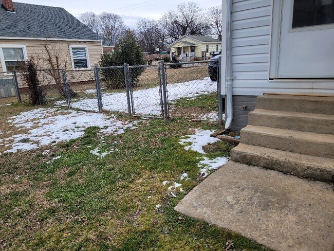 Foto del edificio - 1407 Whitsett St