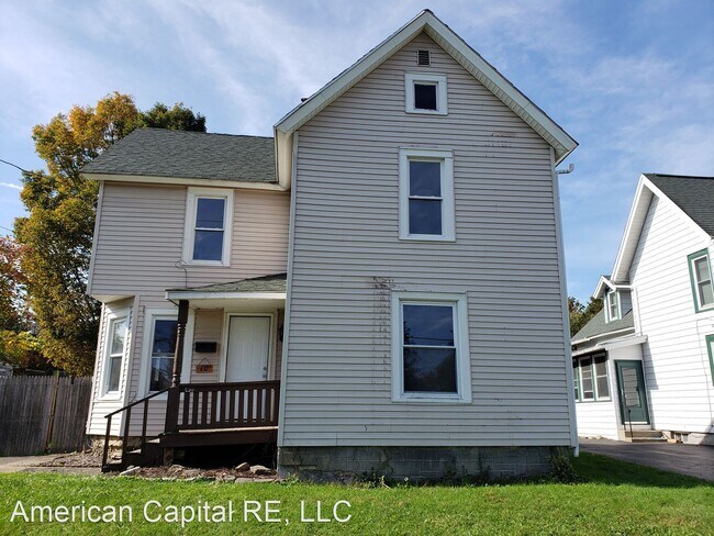 Building Photo - 4 br, 1.5 bath House - 432 Herrick St