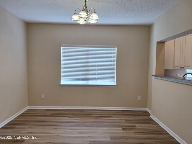 Foto del edificio - 7217 Deerfoot Cir