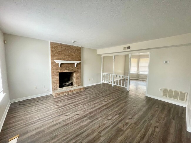 Foto del edificio - 2 Bedroom Townhome in NE Jackson!