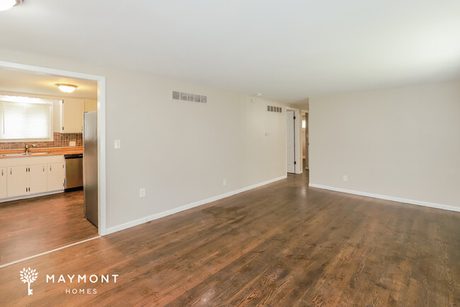 Building Photo - 807 NE 82nd Terrace