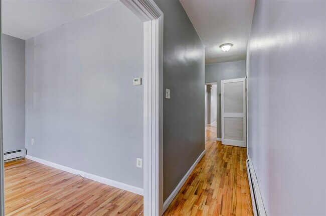 Building Photo - 151 Beach St