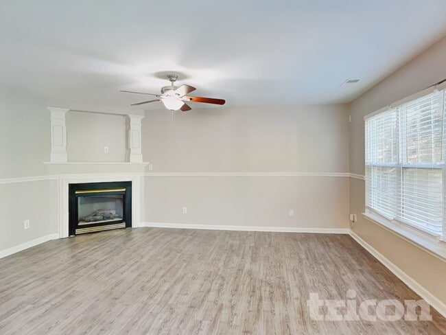 Building Photo - 5940 Briggs Dr