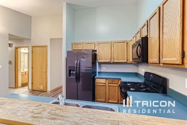 Foto del edificio - 924 Deer Trail Dr