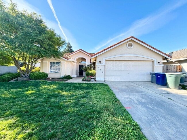 Photo - 736 Redwing Dr House