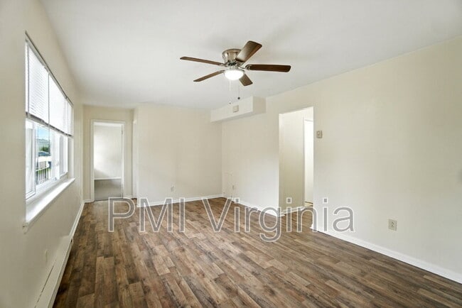 Building Photo - 9563 15th Bay St