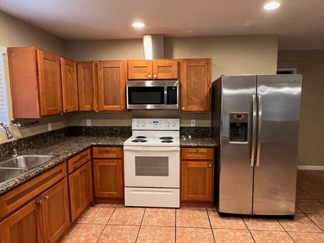 Foto del edificio - 6379 Edgewood Way