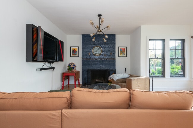 Living Room - 1700 Claremont Ave