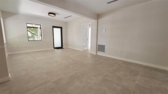 Foto del edificio - 424 NE 63rd St