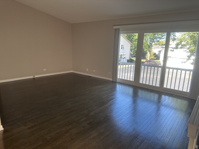 Building Photo - 328 Carthage Ct