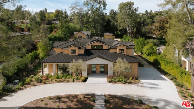 Building Photo - 5287 Round Meadow Rd