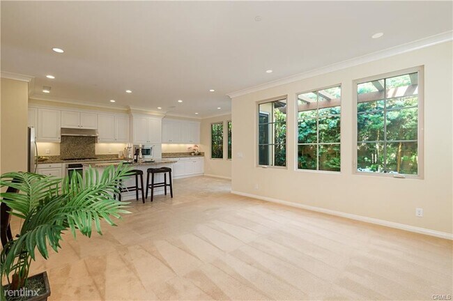 Building Photo - 3 br, 2.5 bath House - 88 Brindisi