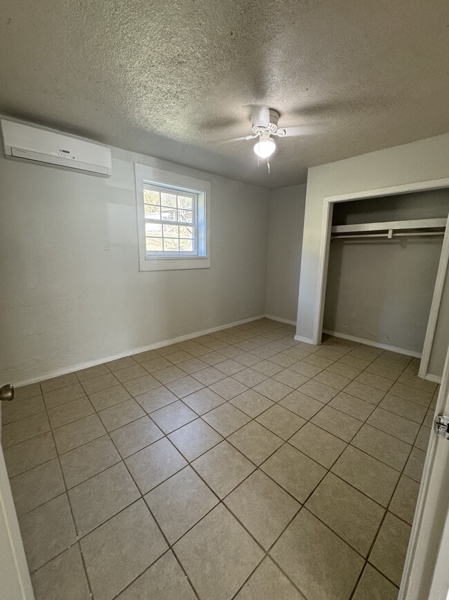 Building Photo - 20756 Old Hwy 59