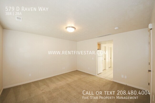 Foto del edificio - 579 Raven Way