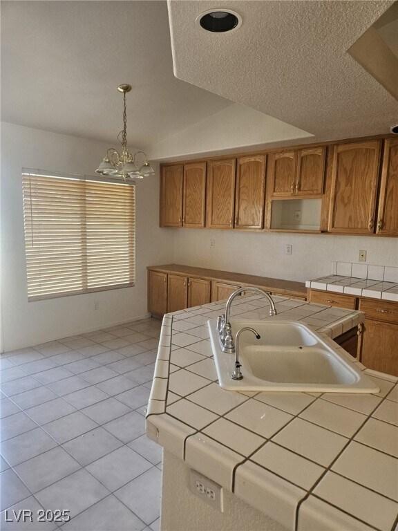 Foto del edificio - 1774 Silver Knoll Ave