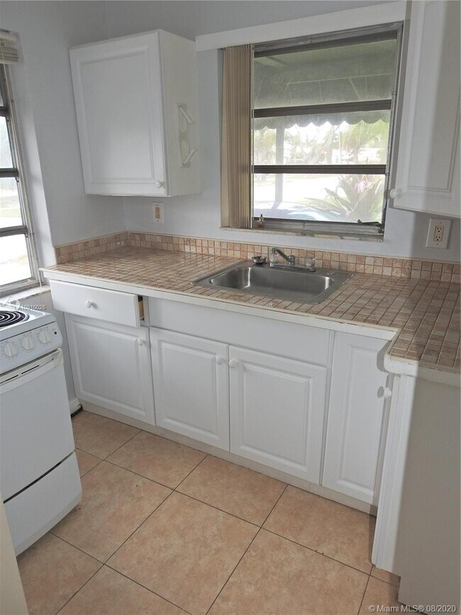 Foto del edificio - 3050 Hayes St