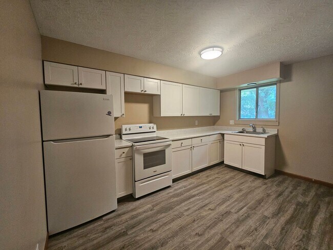 Foto del edificio - 2 Bedroom 1 Bath Duplex Kent.
