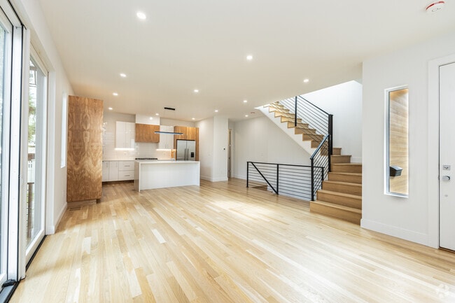 Building Photo - 95 Griswold St