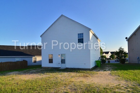 Building Photo - 325 E Waverly Place Ct