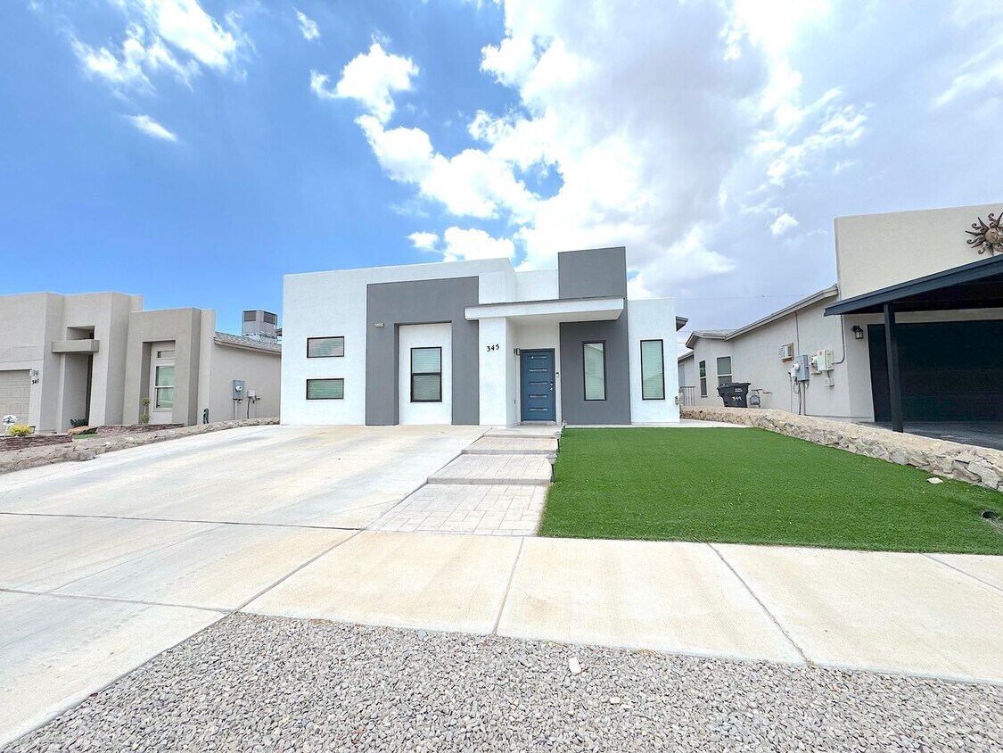 Foto principal - West El Paso 3bed refrig A/C with Gorgeous...
