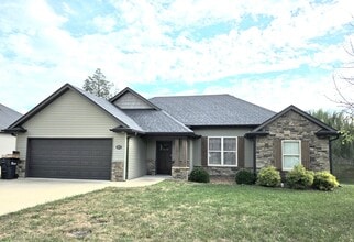 Building Photo - 2600 Norbury Dr