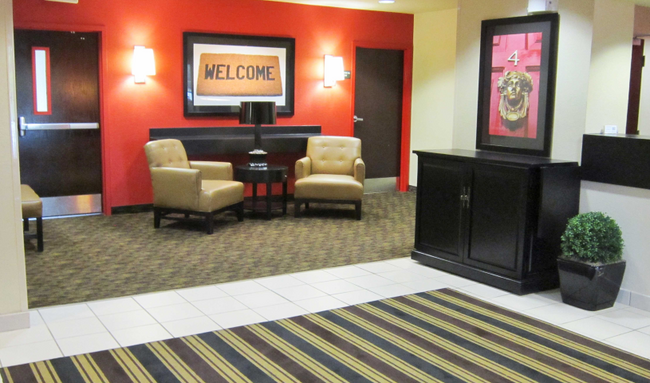 Lobby and Guest Check-in - Furnished Studio - Baton Rouge