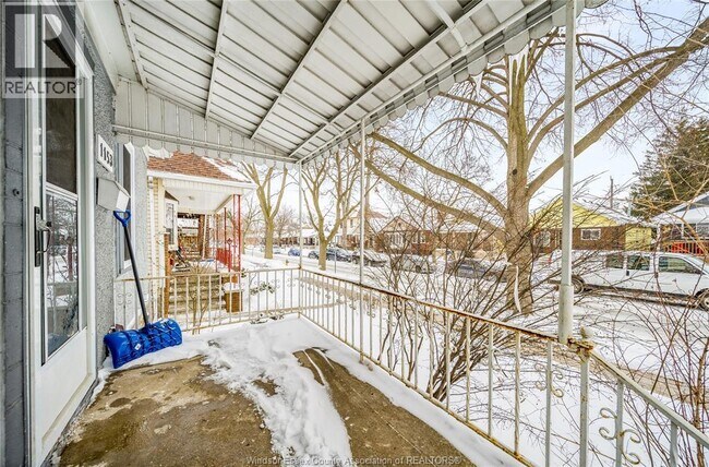 Photo du bâtiment - 1153 Gladstone Ave