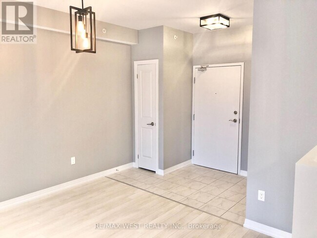 Photo du bâtiment - 304 Essa Rd