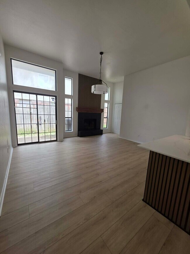 Foto del edificio - HF:2307 N Lincoln Ave