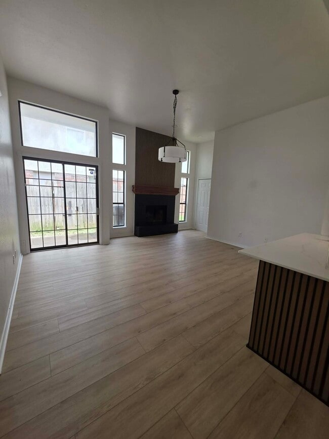 Photo - HF:2307 N Lincoln Ave House