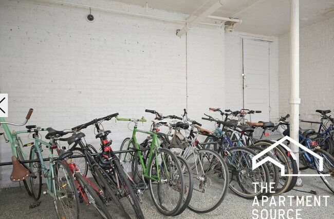 Foto del edificio - 2536 N Sawyer Ave