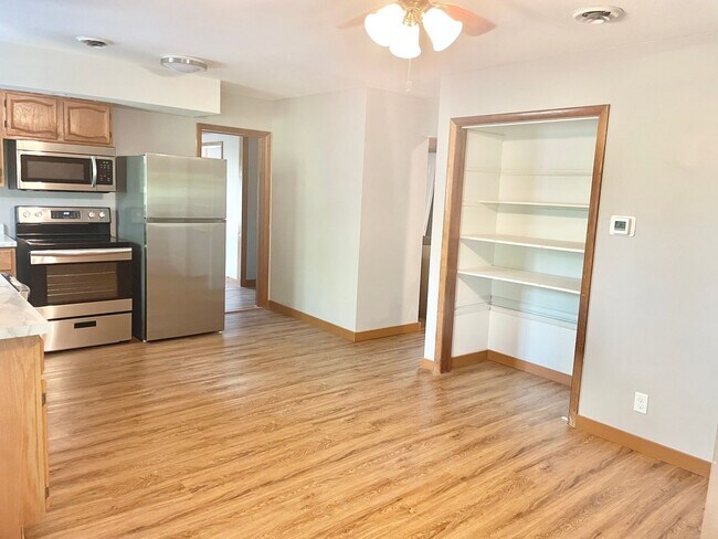 Building Photo - Charming Remodeled Home on Large Lot with ...