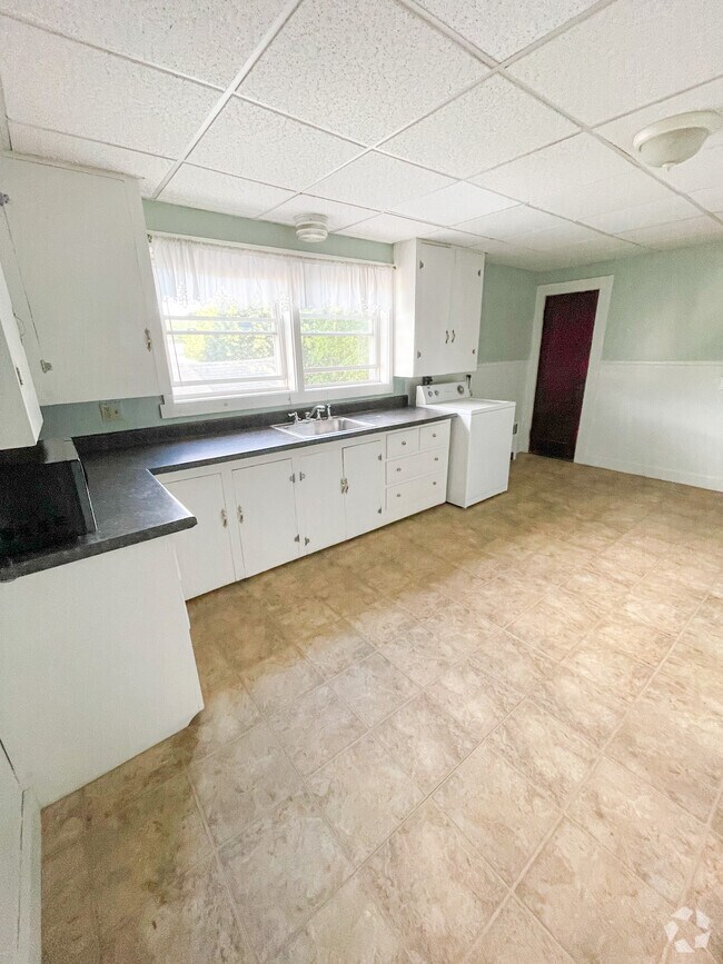 3 Bedroom Apartments For Rent in Lewiston ME 8 Rentals