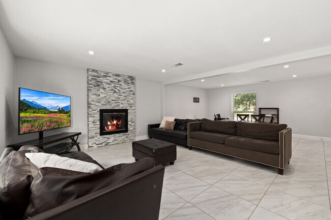 Foto del edificio - 2114 Briargreen Dr