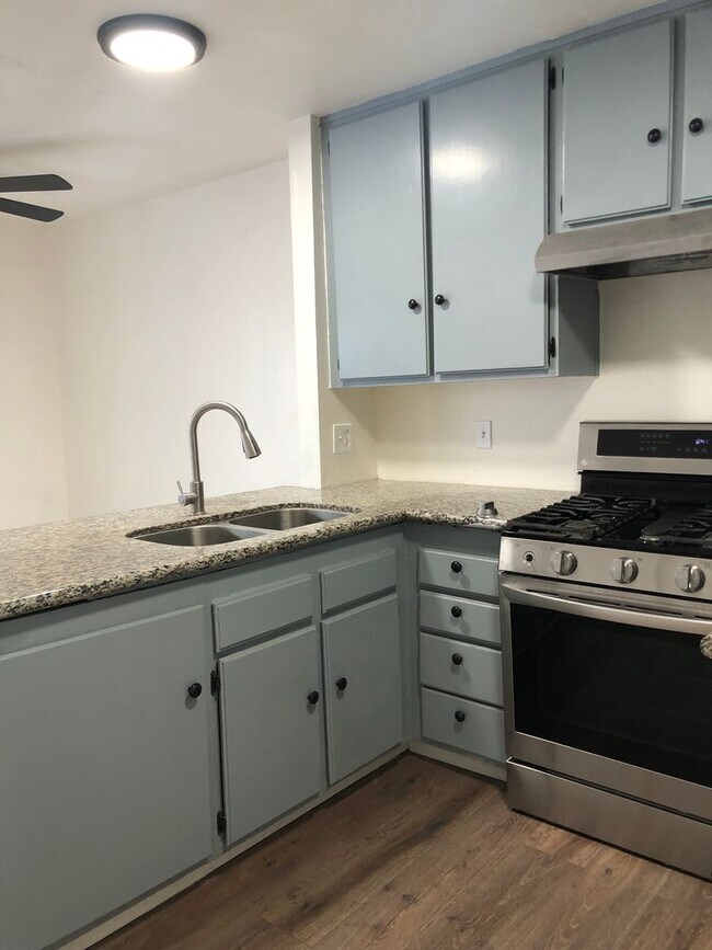 Foto del edificio - Southwest - Pinion Springs Townhome