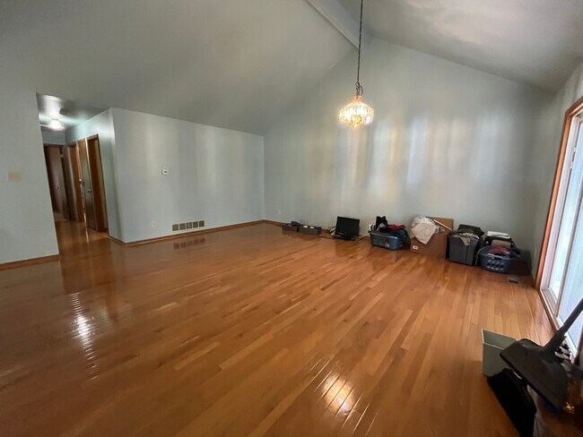 Building Photo - 965 Amberwood Pl