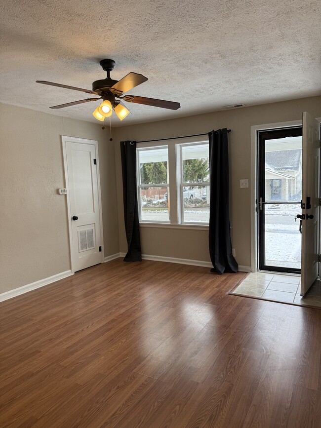 Foto del edificio - 509 E Mill St