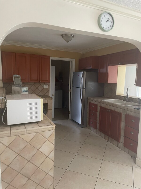 Foto del edificio - 6331 Farragut St