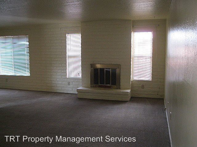Building Photo - 2750 W San Serafin Dr