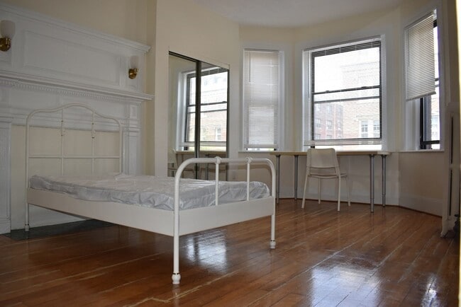 Building Photo - 16 Glenville Ave