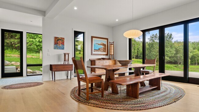 Foto del edificio - 181 E Rd