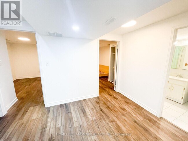 Building Photo - 272 Milliken Meadows Dr