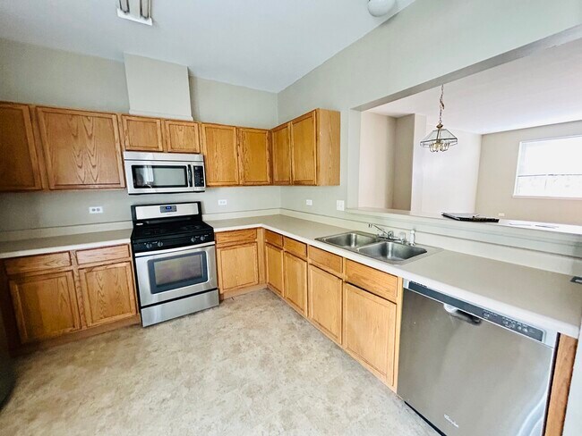 Building Photo - 3466 Ravinia Cir