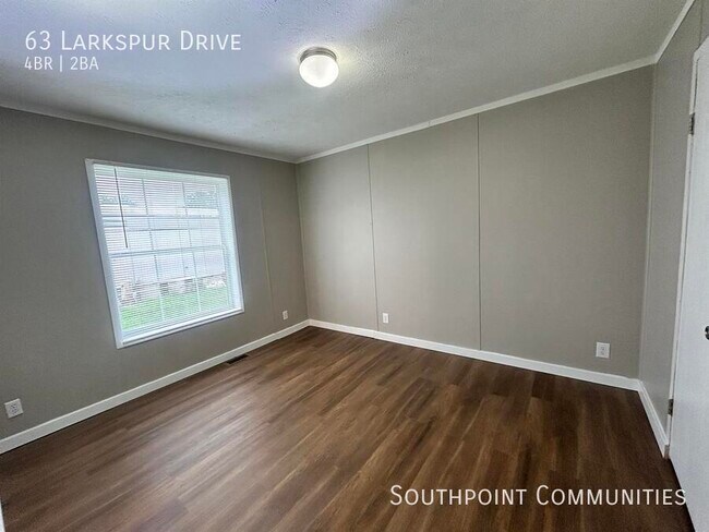 Foto del edificio - 63 Larkspur Dr