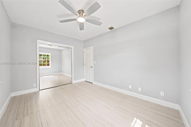 Building Photo - 2301 Tequesta Ln