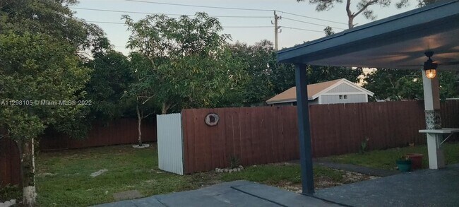 Foto del edificio - 1378 SW 26th Ave