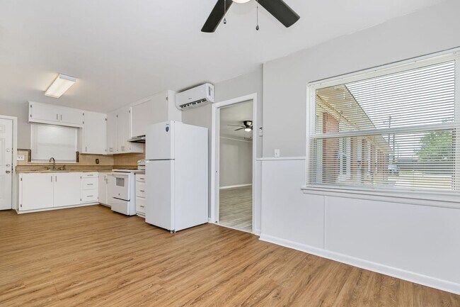 Foto del edificio - 2304 SW 8th Ave