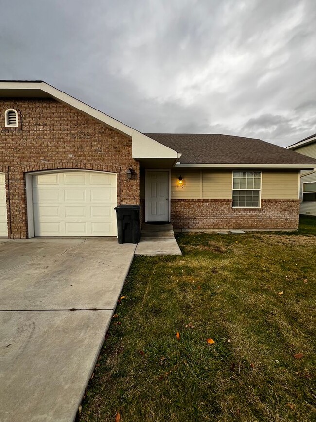 Building Photo - 519 Jamie Dr