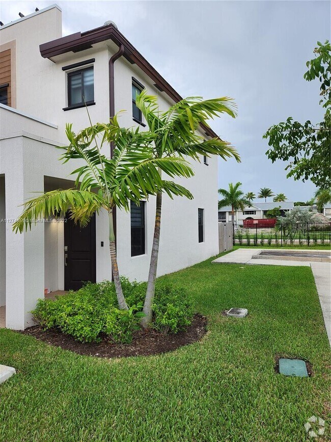 Lakeview of the California Club Apartments for Rent North Miami Beach