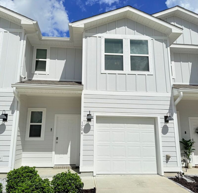 Primary Photo - 1504 Iroquois Ct